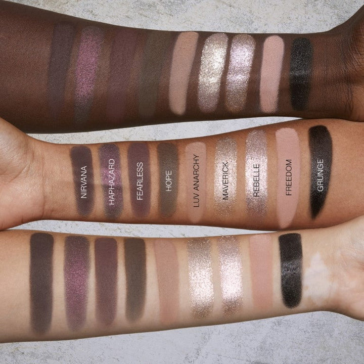 HUDA BEAUTY Pretty Grunge Eyeshadow Palette 18-Well Smokey Palette