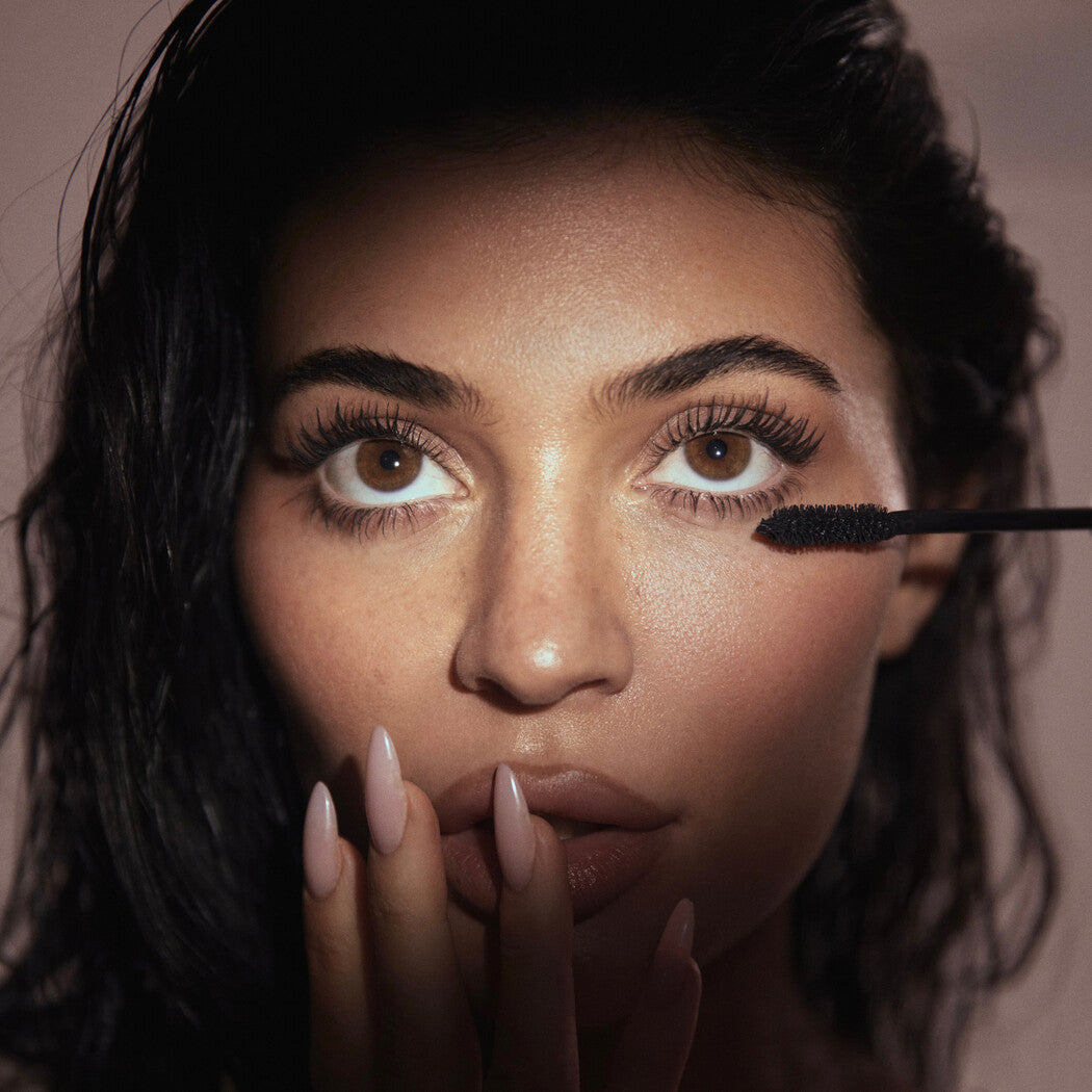 Kylie Cosmetics Kylash Volume Mascara Black