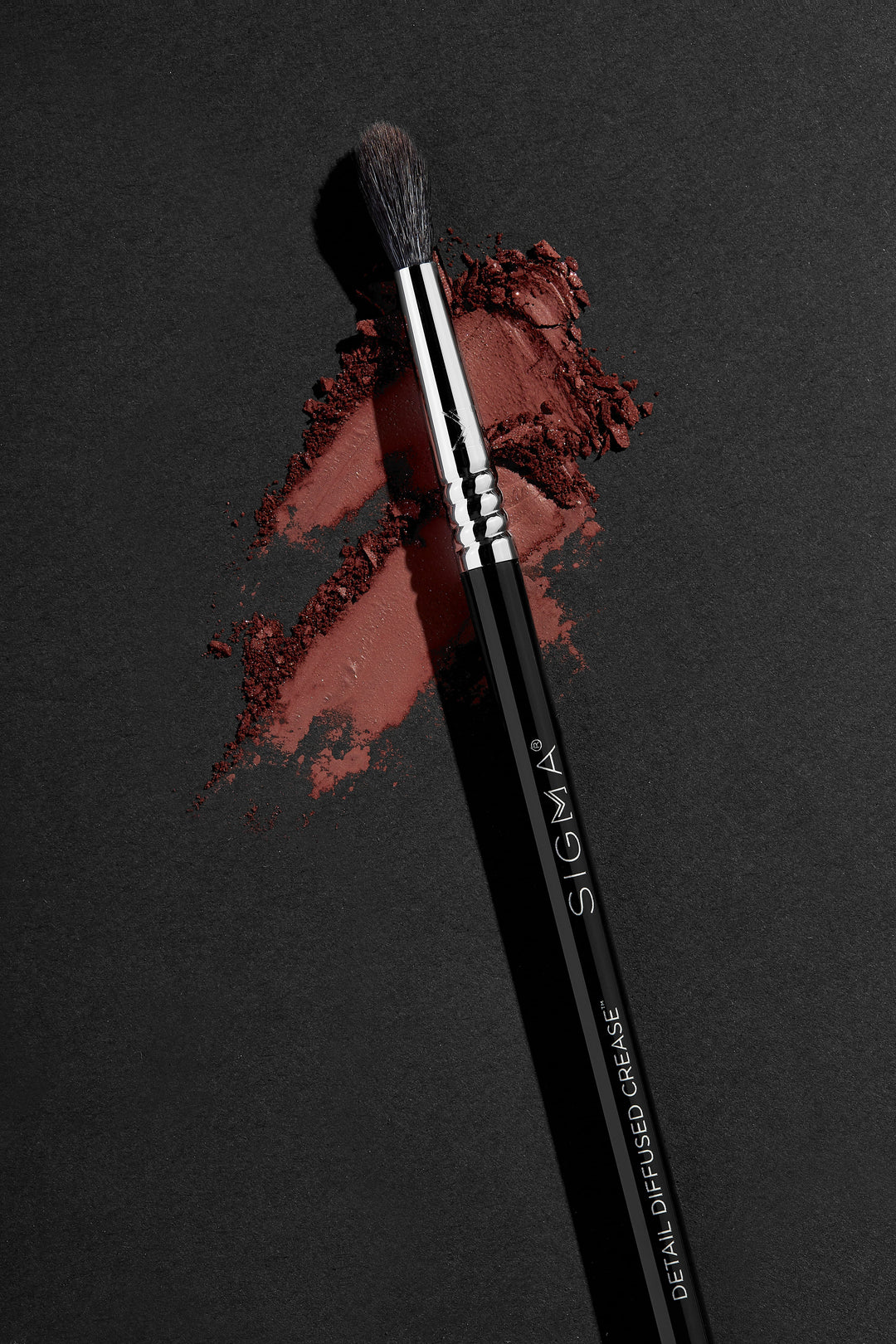 Sigma Beauty E33 Detail Diffused Crease™ Eye Shadow Brush